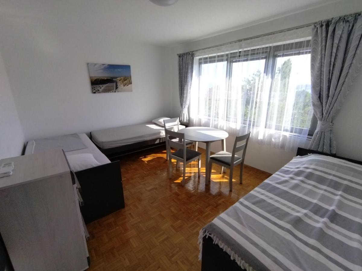 Vila Zdenka Apartmants Crikvenica Exterior foto